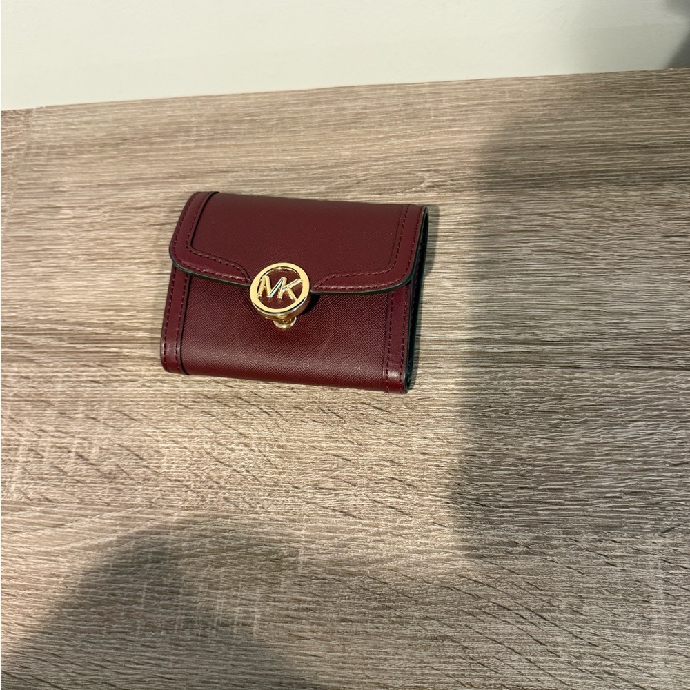 MICHAEL KORS LEIDA MEDIUM WALLET IN OXBLOOD BURGUNDY WINE